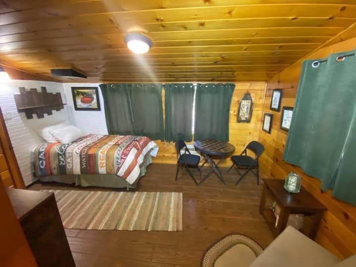 Knotty Pines Chalet