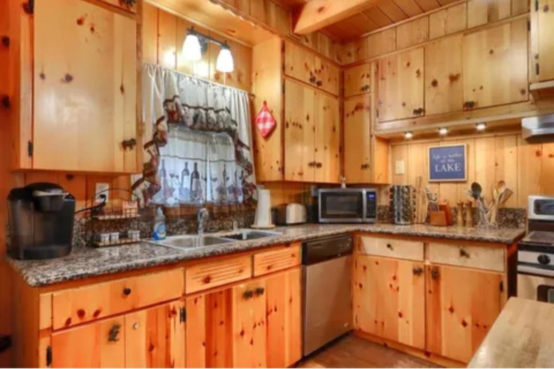 Knotty Pines * Bass Lake Annex